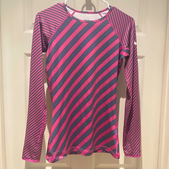 NIKE Women’s compression long sleeve shirt - Picture 1 of 4